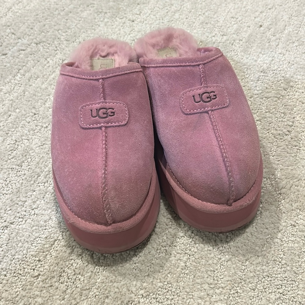 Dusty Purple UGG slip ons Sz. 6
